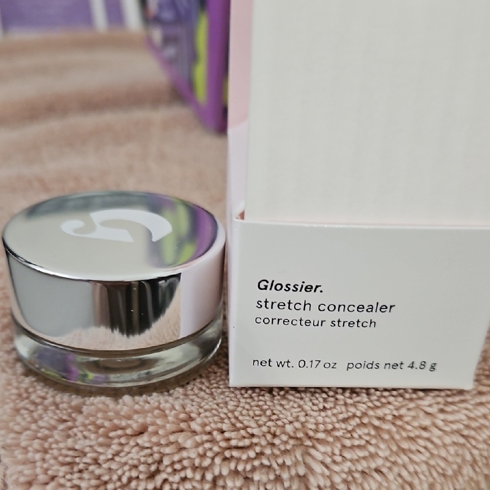 Glossier Stretch Concealer - Silver